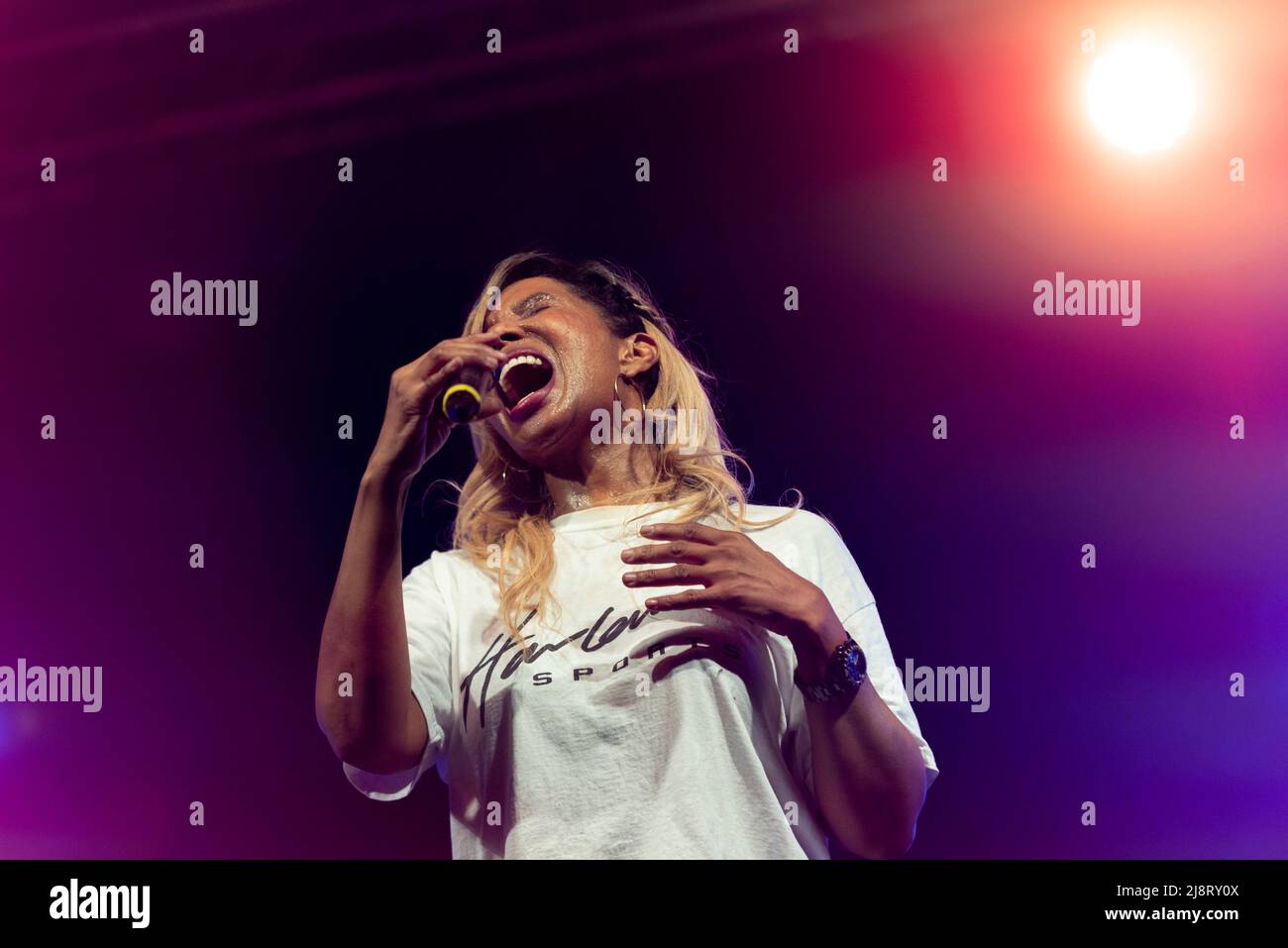 Singer Denise Pearson of Five Star performing at a 1980s retro concert in Southend on Sea, Essex, UK. 5 Star vocalist Stock Photo