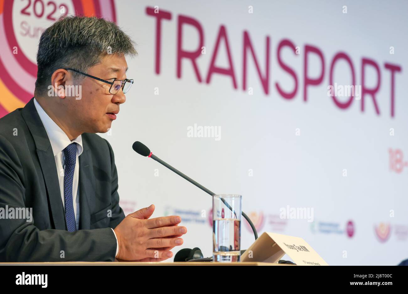 Leipzig, Germany. 18th May, 2022. Young Tae Kim, ITF Secretary General, speaks at the International Transport Forum. Some 600 experts are expected to attend the three-day International Transport Forum, including numerous transport ministers from the 63 member countries of the OECD's International Transport Forum (ITF). One focus this year should be Ukraine, with its blocked trade routes and infrastructure destroyed in the war. Credit: Jan Woitas/dpa/Alamy Live News Stock Photo