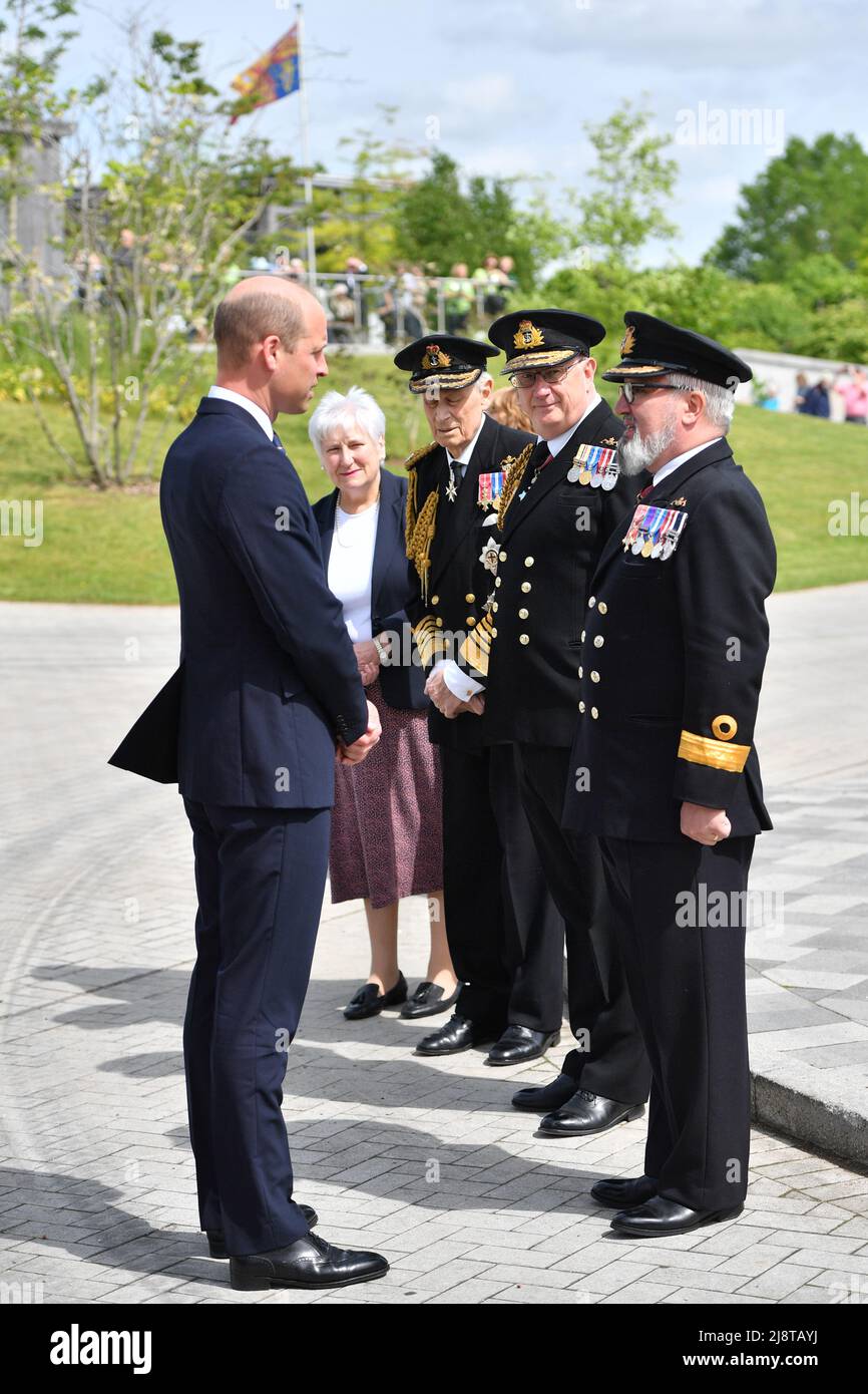 The Duke of Cambridge meets Commodore Jim Perks, head of the submarine service, during the unveiling of a submariners memorial at the National Memorial Arboretum in Staffordshire. Picture date: Wednesday May 18, 2022. Stock Photo