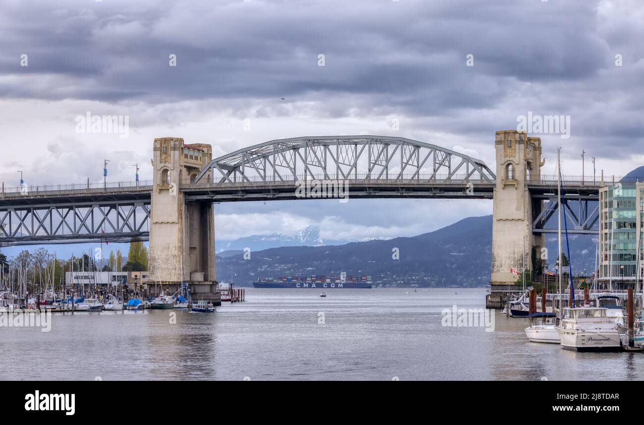Burrard Bridge in False Creek, Downtown City on the West Coast of ...