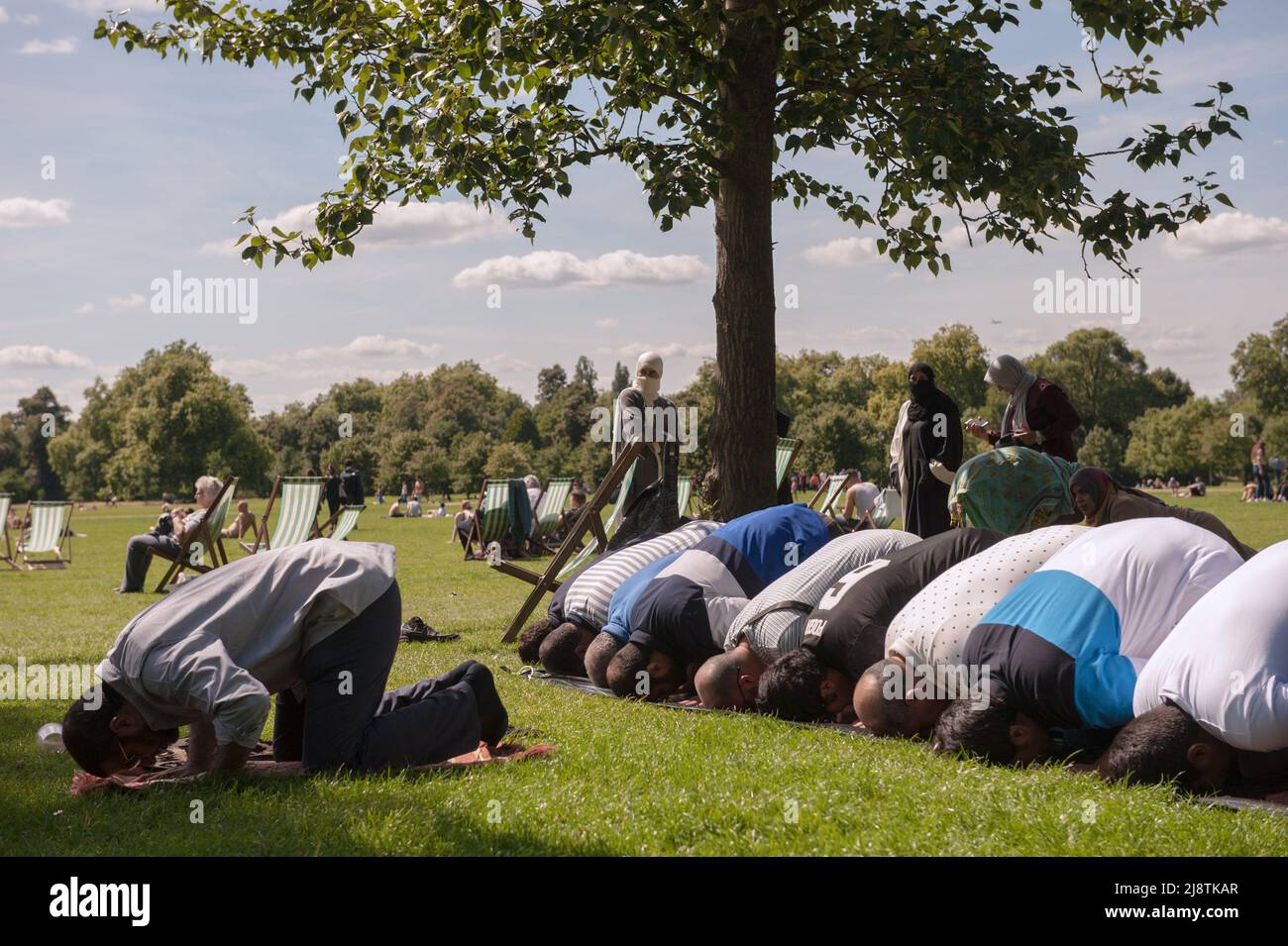 London, 27/08/2017: preghiera islamica - islamic pray. Speakers Corner, Hyde Park. © Andrea Sabbadini Stock Photo