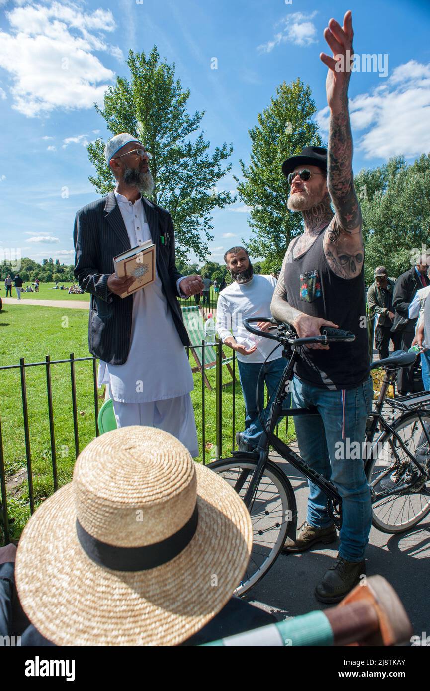 London, 13/08/2017:  Predicatore islamico - islamic preacher - Speakers Corner, Hyde Park. © Andrea Sabbadini Stock Photo