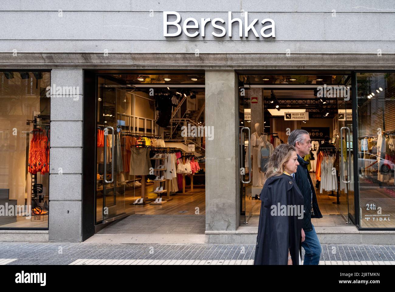 Bershka spain hi-res stock photography and images - Alamy