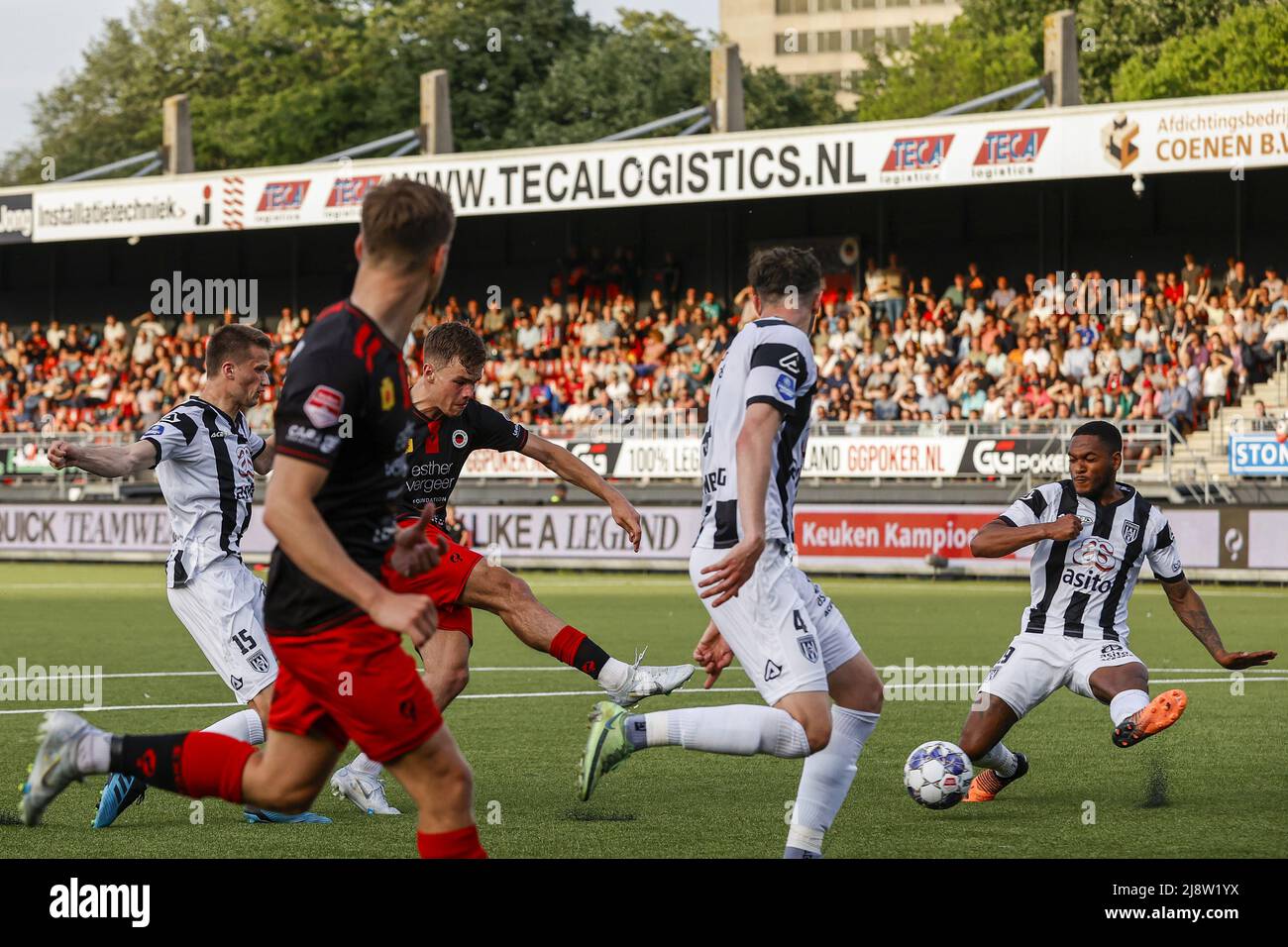 ROTTERDAM - Thijs Dallinga of sbv Excelsior scores the 2-0 during the Dutch play-offs promotion/relegation match between Excelsior and Heracles Almelo at the Van Donge & De Roo stadium on May 18, 2022 in Rotterdam, Netherlands. ANP PIETER STAM DE YOUNG Stock Photo