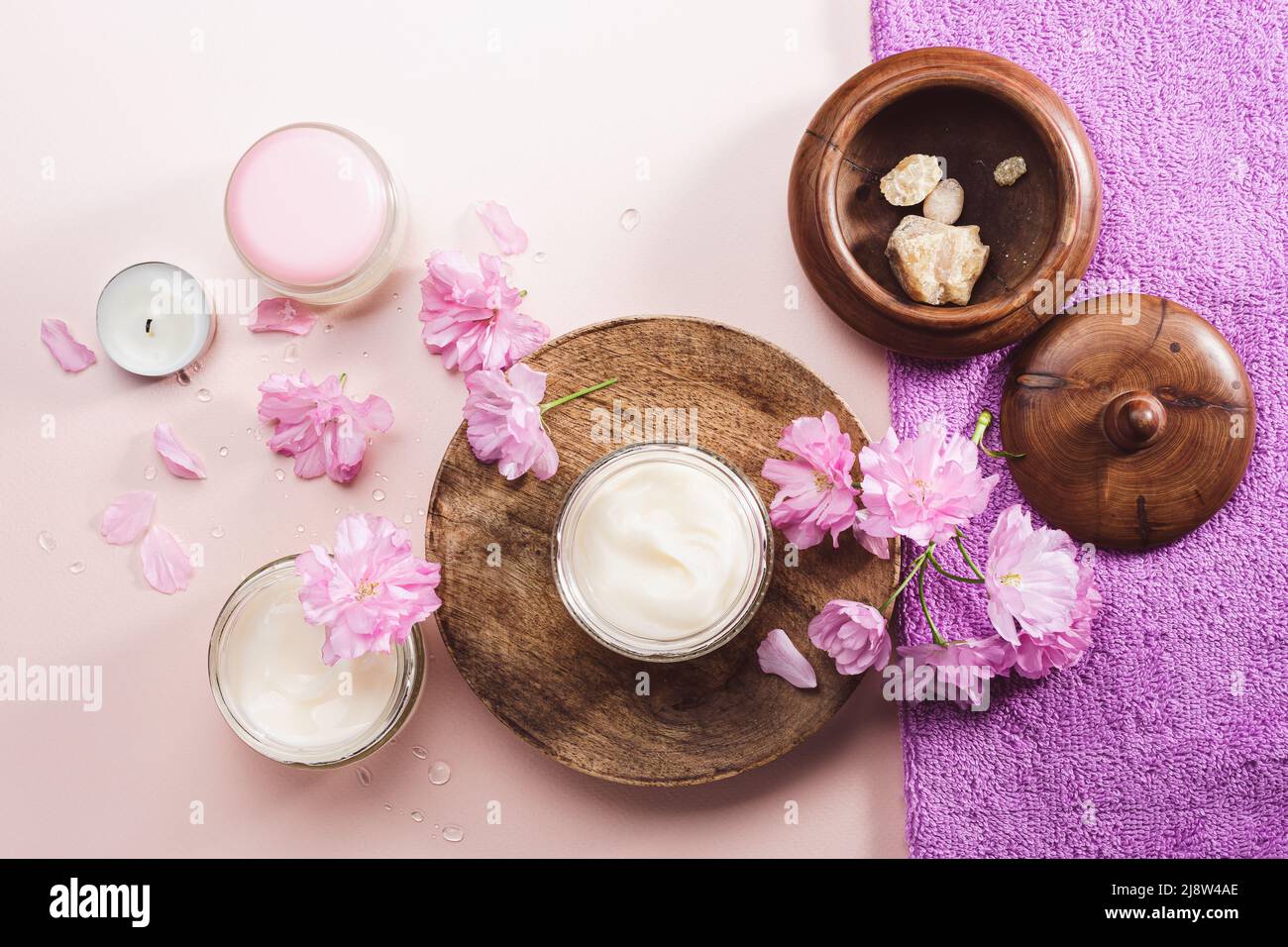 Natural cosmetics skin care hi-res stock photography and images - Alamy