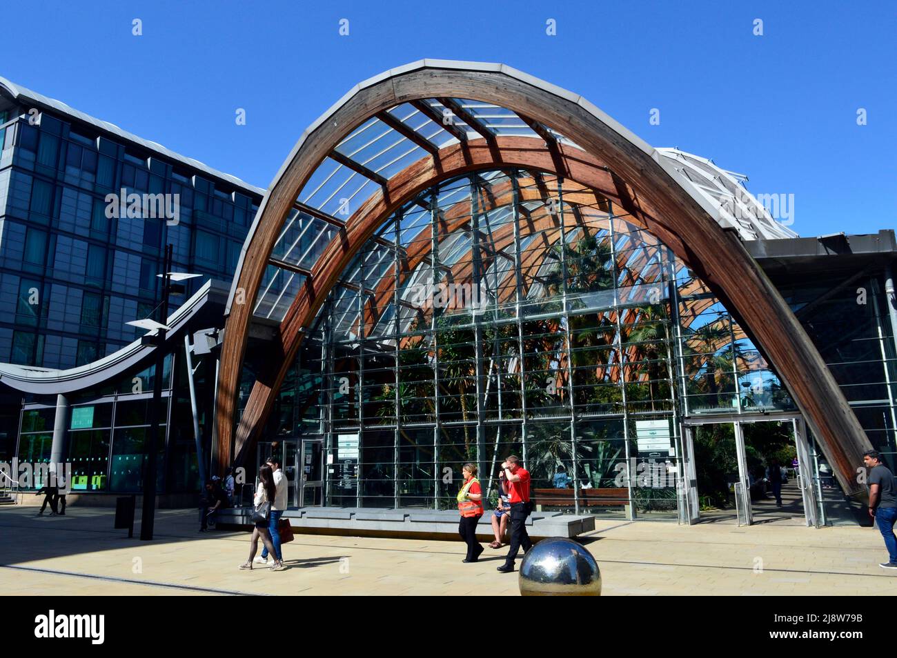 SHEFFIELD. SOUTH YORKSHIRE. ENGLAND. 05-14-22. The entrance to the Winter Gardens on St. Pauls Place. Stock Photo