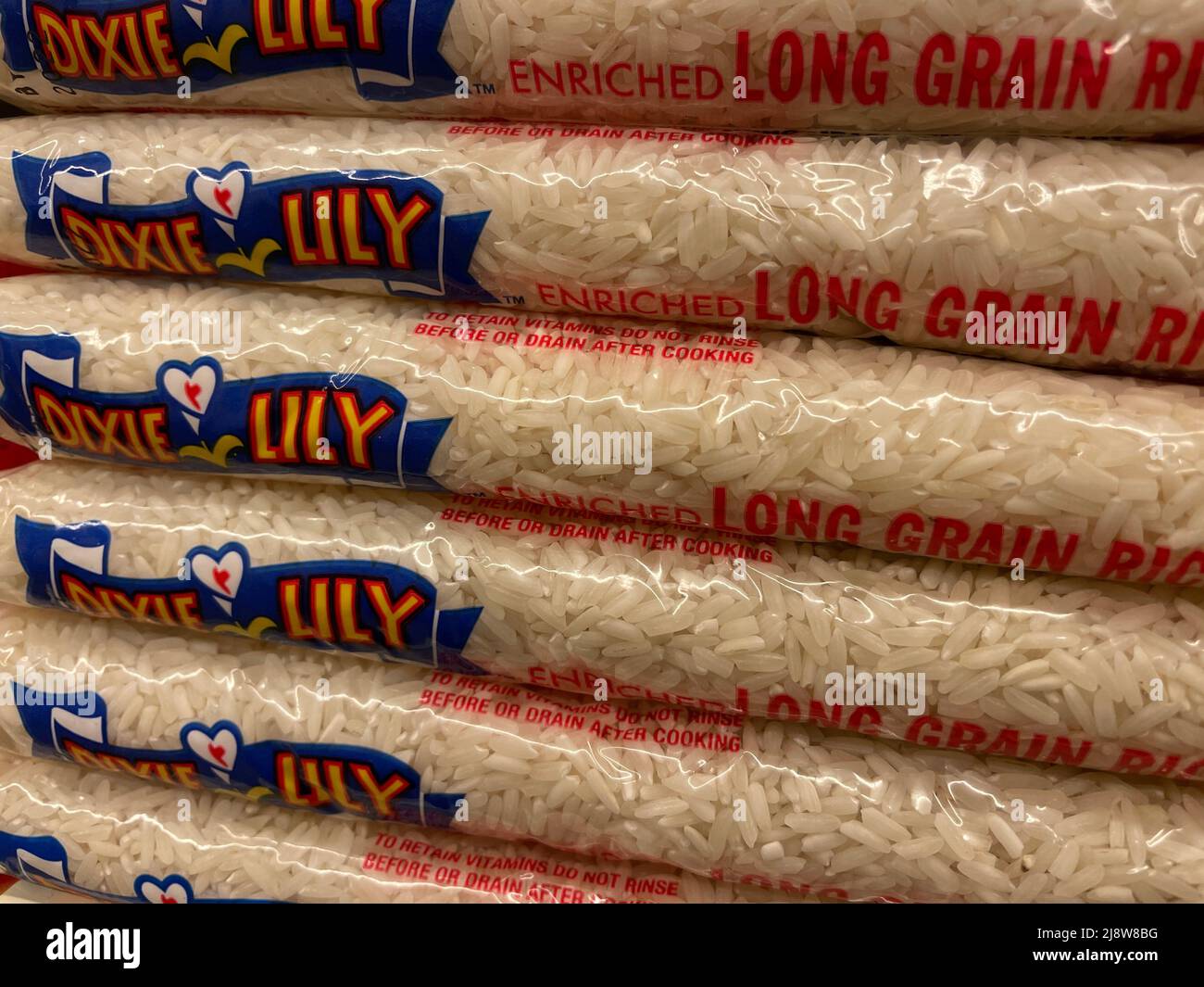 Rice bags store shelves hi-res stock photography and images - Alamy