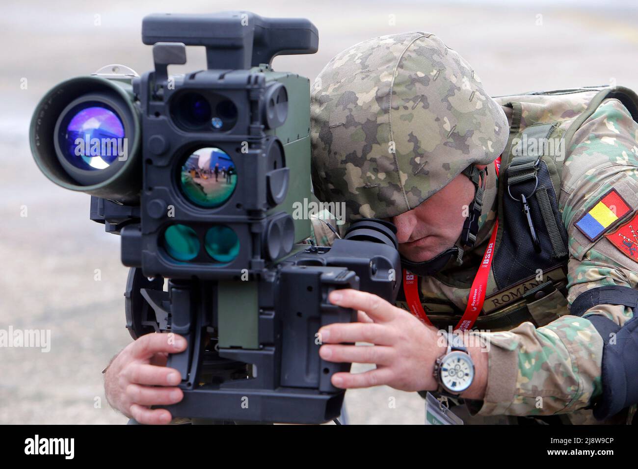 Bucharest, Romania. 18th May, 2022. A soldier looks through the guidance system of a missile launcher at the Black Sea Defense and Aerospace Exhibition in Bucharest, capital of Romania, on May 18, 2022. Credit: Cristian Cristel/Xinhua/Alamy Live News Stock Photo