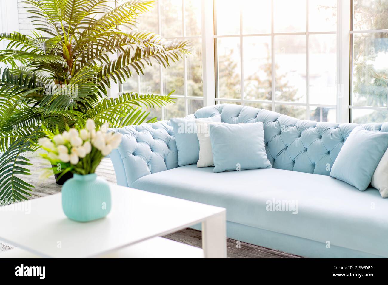 Interior Living Design With Flowers
