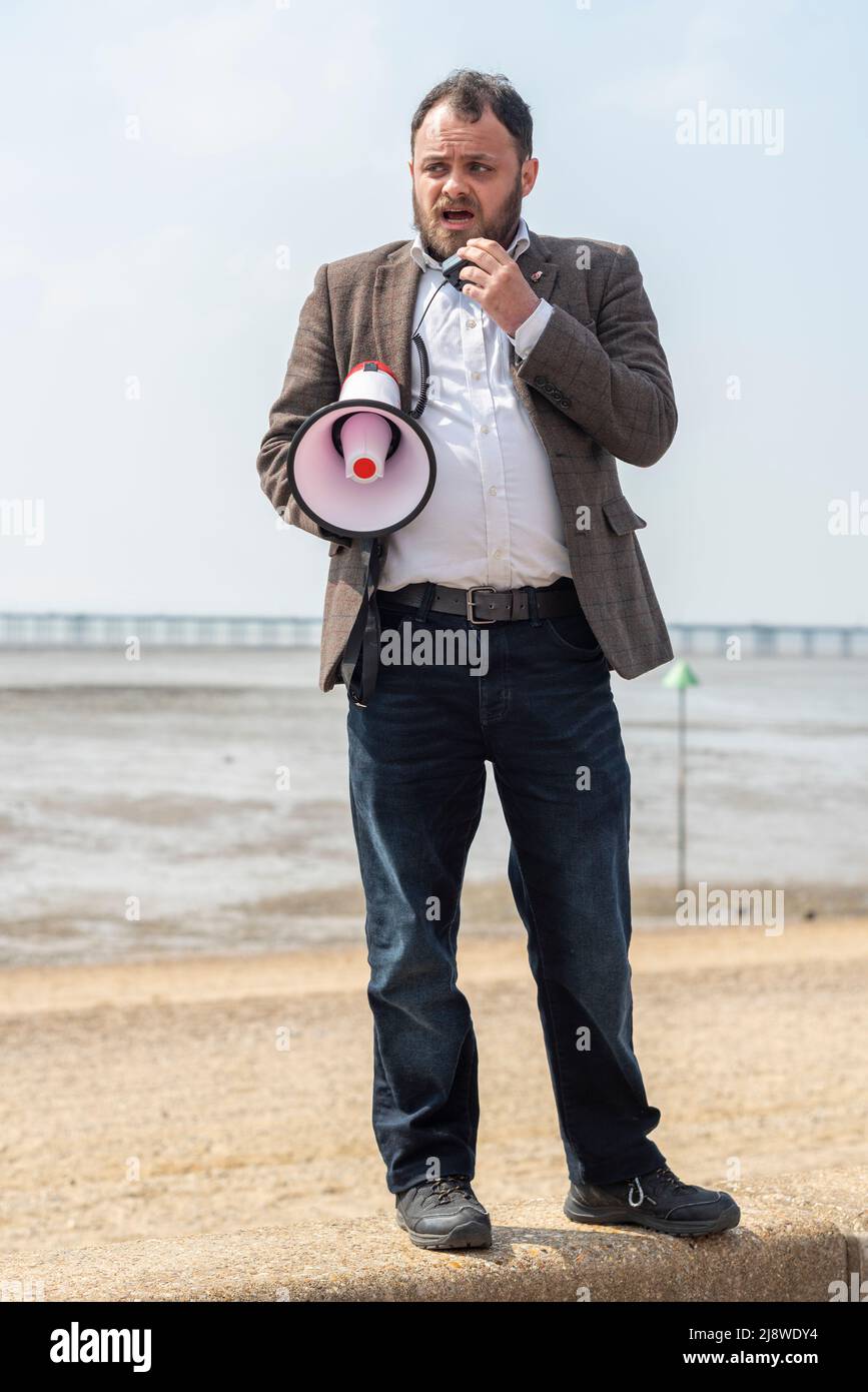 Matt Dent, Labour Councillor for Kursaal Ward, Southend on Sea, Essex, UK, addressing a protest against sewage discharge into Thames Estuary Stock Photo