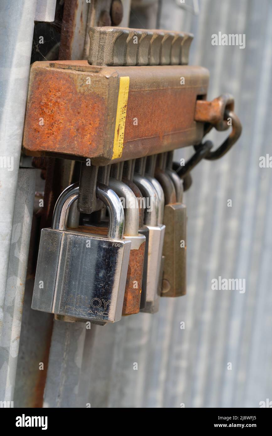 High security, 7 x padlocks, paranoia, how many locks, bridge padlocks