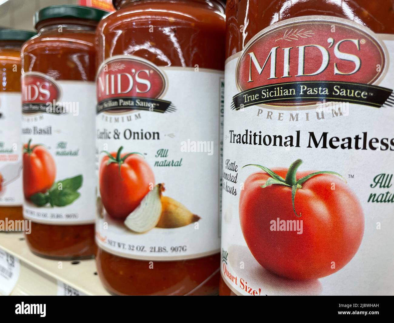 Grovetown, Ga USA - 04 30 22: Retail store spaghetti Sauce Mids Traditional Stock Photo