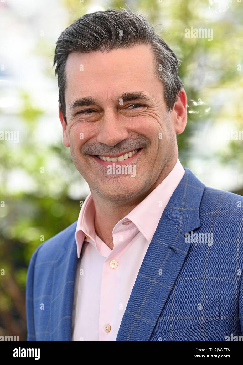Cannes, France. May 18th, 2022. Cannes, France. Jon Hamm attending the Top Gun Maverick photocall, part of the 75th Cannes Film Festival, Palais de Festival, Cannes. Credit: Doug Peters/EMPICS/Alamy Live News Stock Photo