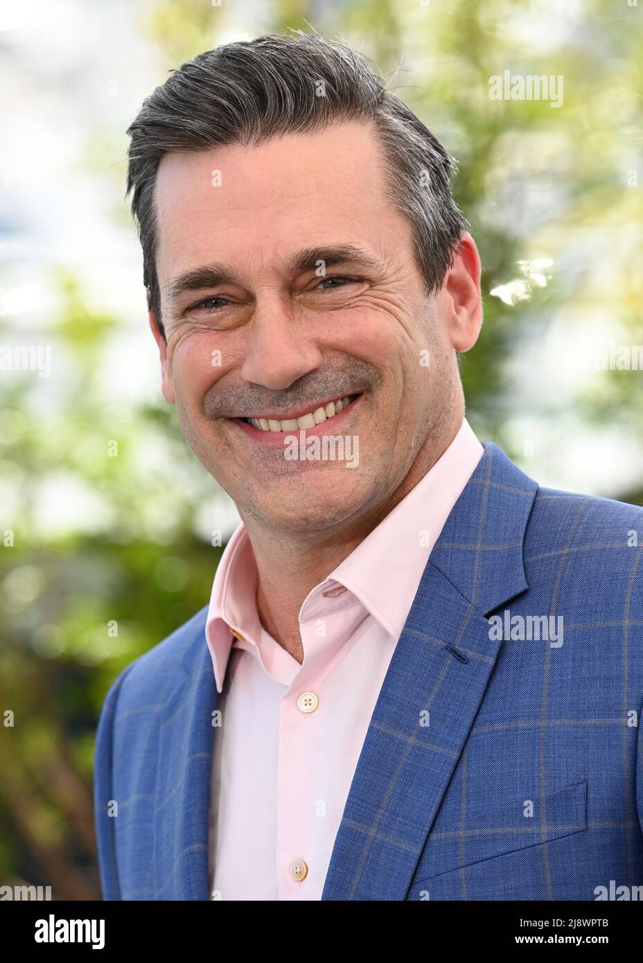 Cannes, France. May 18th, 2022. Cannes, France. Jon Hamm attending the Top Gun Maverick photocall, part of the 75th Cannes Film Festival, Palais de Festival, Cannes. Credit: Doug Peters/EMPICS/Alamy Live News Stock Photo
