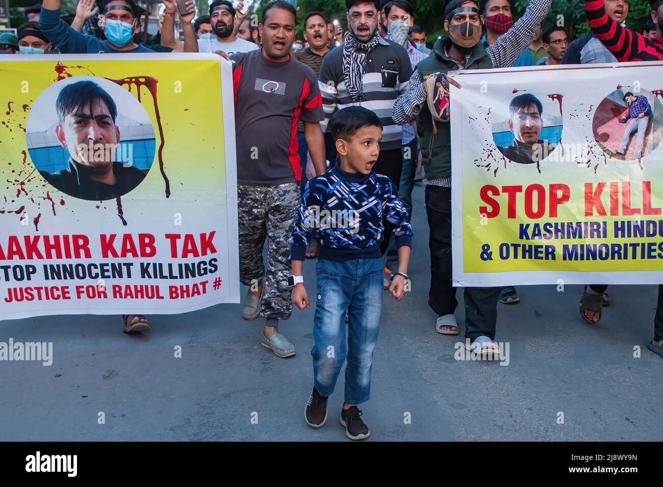 Dead indian child hi-res stock photography and images - Alamy