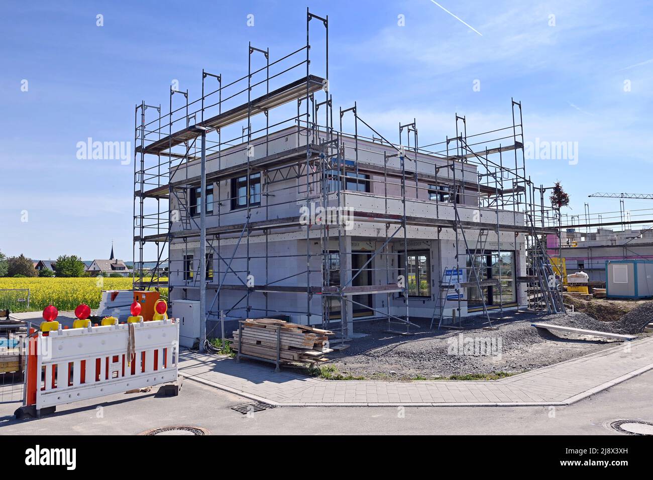 Gaeufelden, Deutschland. 15th May, 2022. House construction, detached