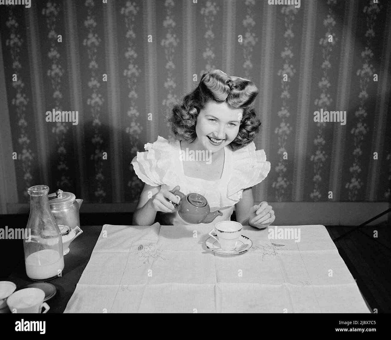 Tea with milkl hires stock photography and images Alamy