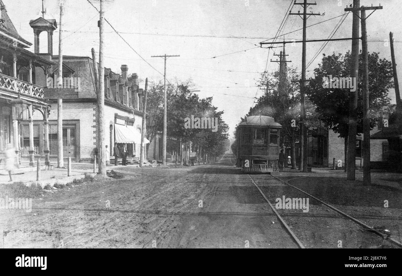 Photo postcard early electric trolley car SW Ontario(?) c. 1910s Photo postcard early electric trolley car SW Ontario(?) c. 1910s