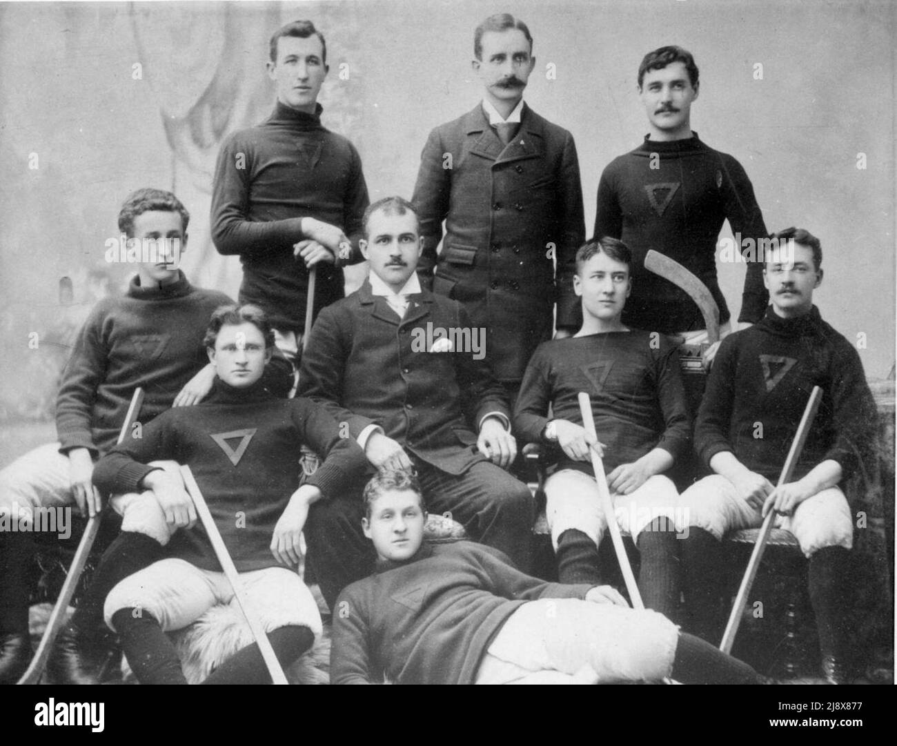 Photograph of a men's hockey team from Ontario ca. 1895 Stock Photo - Alamy