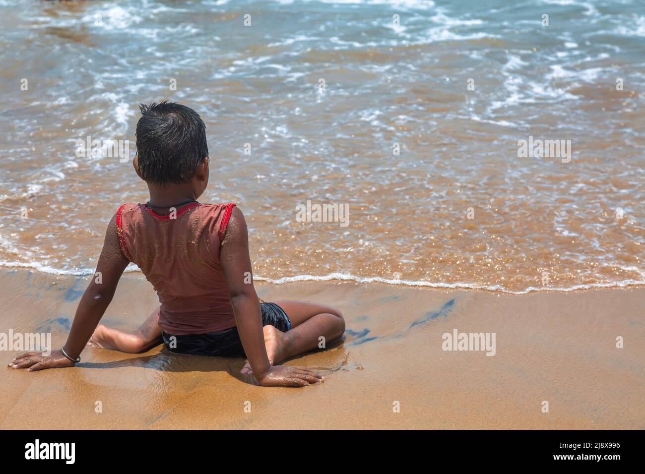 India beach kid hi-res stock photography and images - Alamy