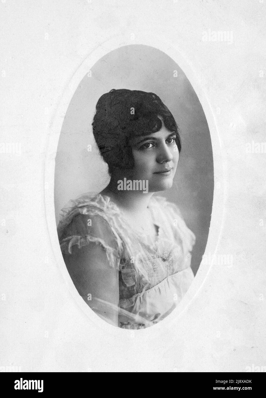 Adrienne Roy-Vilandre. teenage girl portrait ca. 1910 Stock Photo - Alamy