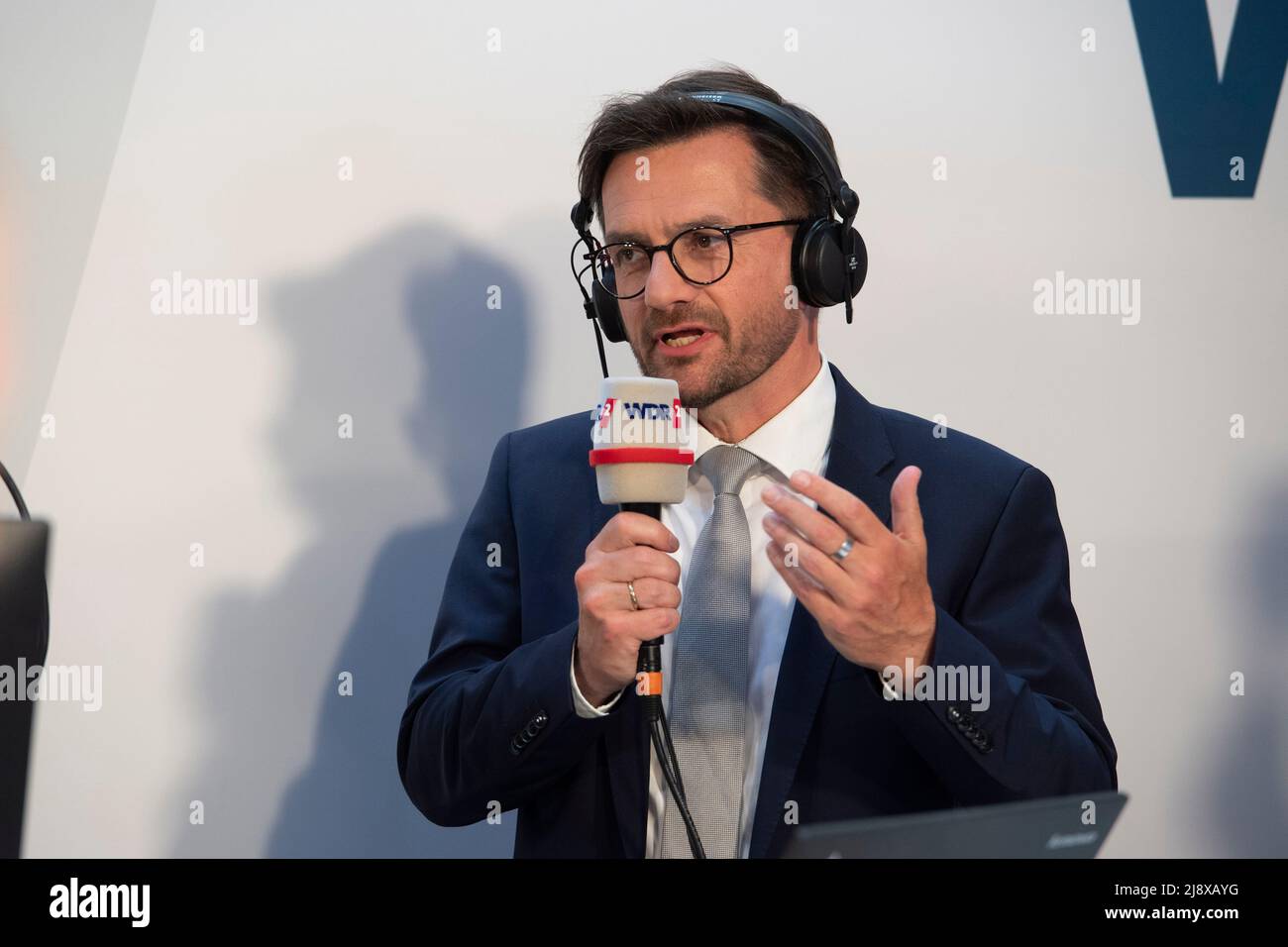 Thomas KUTSCHATY, SPD top candidate, in the WDR2 radio interview, projections and statements in the Duesseldorf state parliament, state elections in North Rhine-Westphalia NRW, on May 15th, 2022 in Duesseldorf/Germany. Â Stock Photo