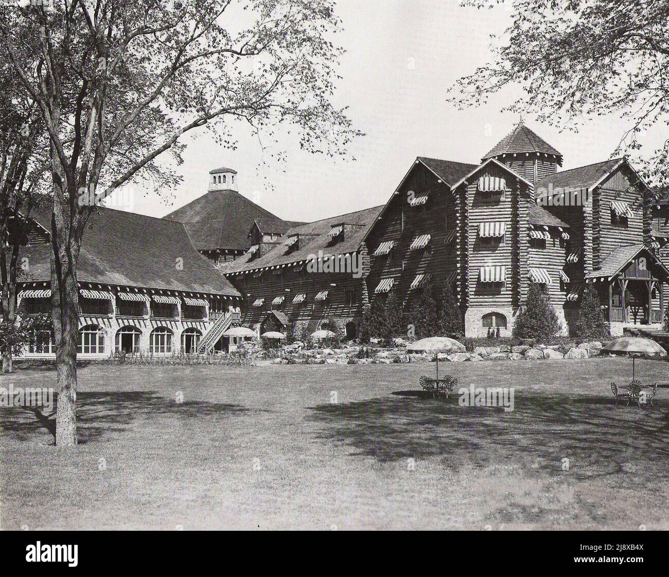 Chateau Montebello, Quebec, Canada ca. 1930 Stock Photo Alamy