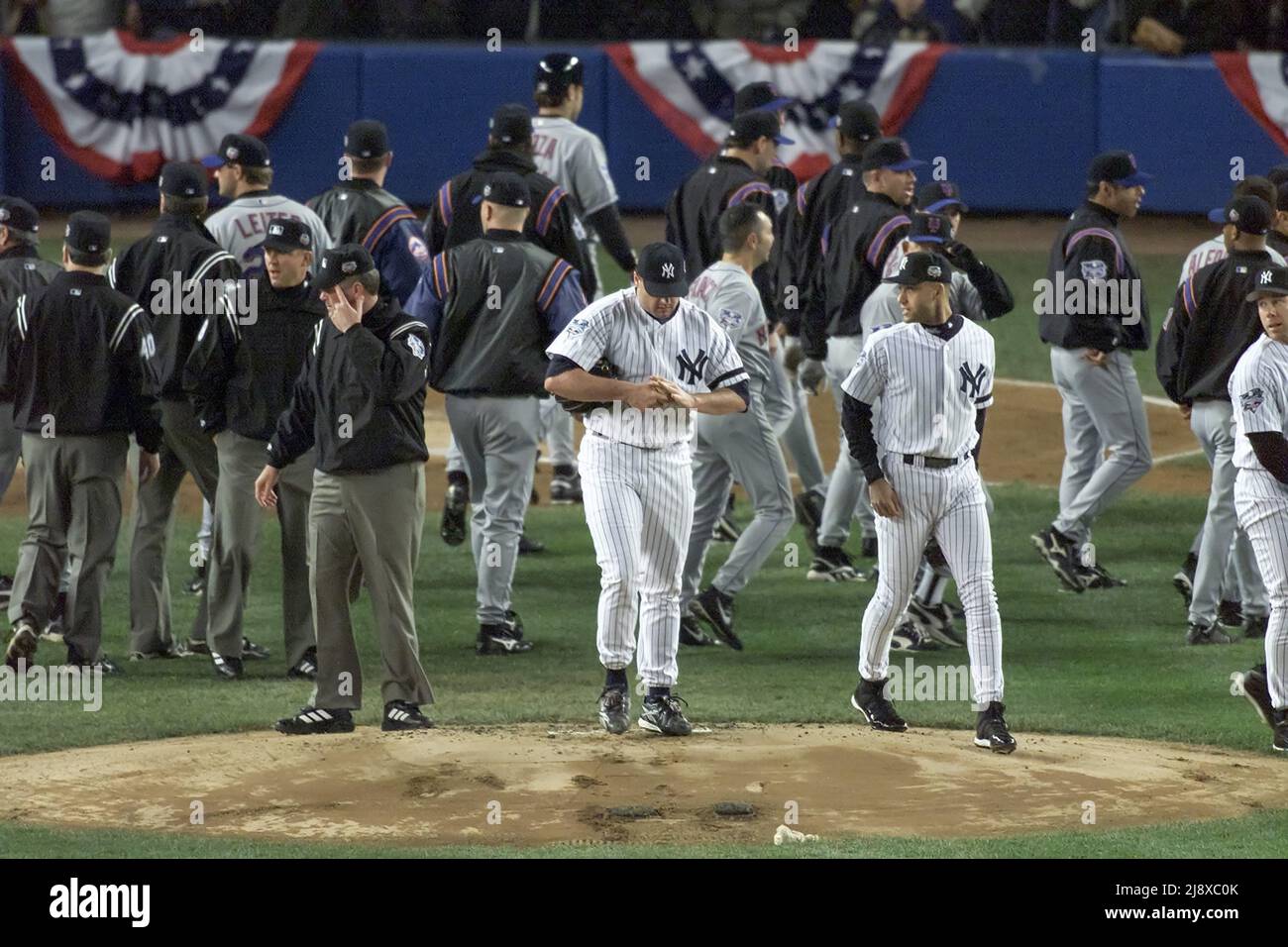 Derek jeter 2000 hi-res stock photography and images - Alamy