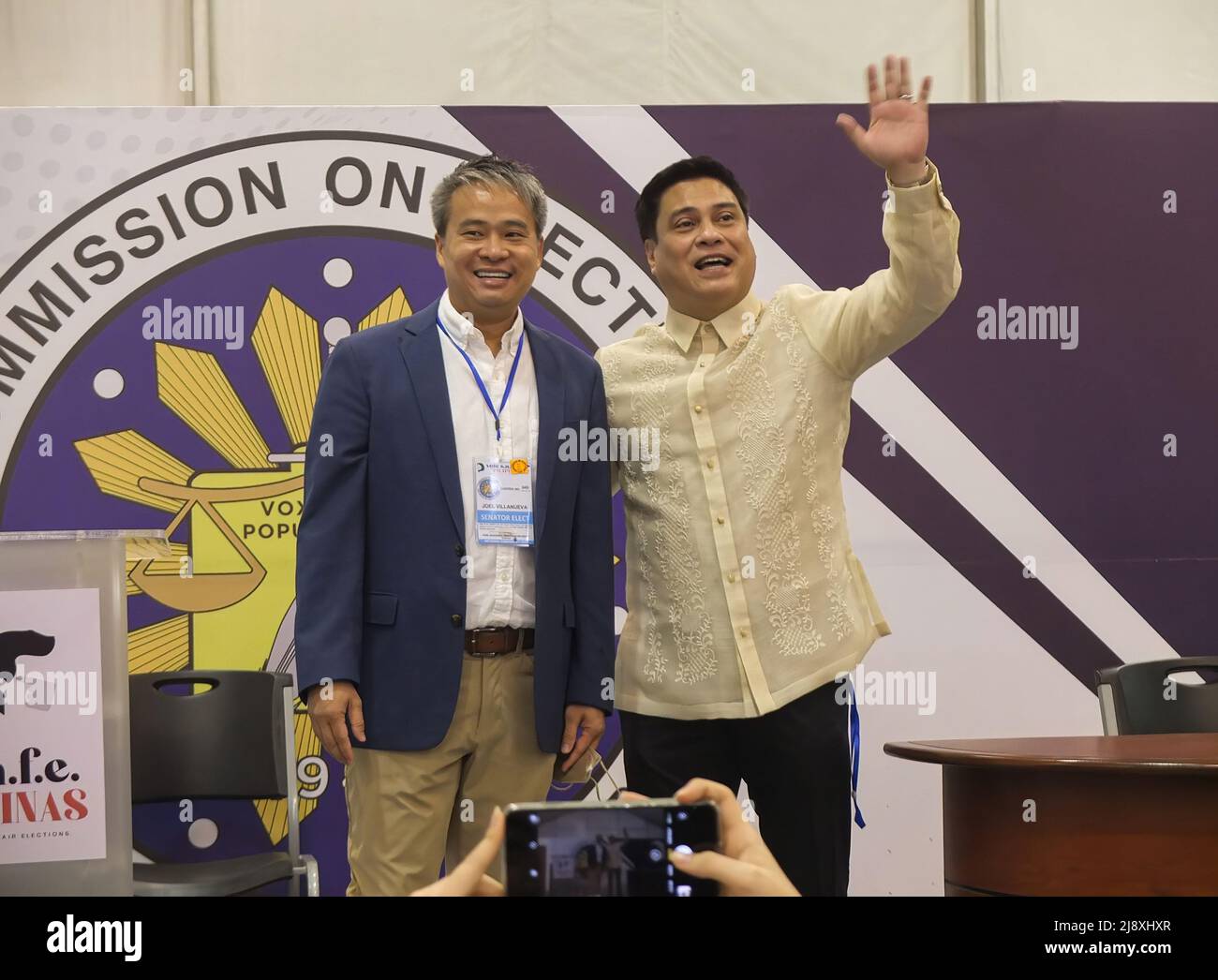 Pasay, Philippines. 18th May, 2022. Senator Emmanuel 'Joel' Jose Villanueva (L) and his co senator friend Juan Miguel Zubiri (R) during a media press conference at Philippine International Convention Center. Some newly proclaimed Philippine senators give their views and opinions regarding the incoming new government of Ferdinand 'Bongbong' Marcos Jr. and share their insights when they start to work at the senate. Credit: SOPA Images Limited/Alamy Live News Stock Photo