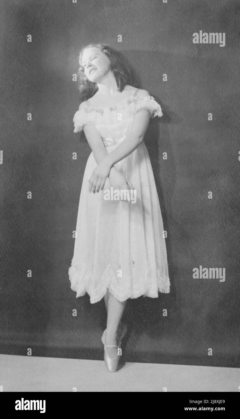 Françoise Sullivan, age fourteen, at l'École de danse Gérald Crevier  ca.  1937 Stock Photo
