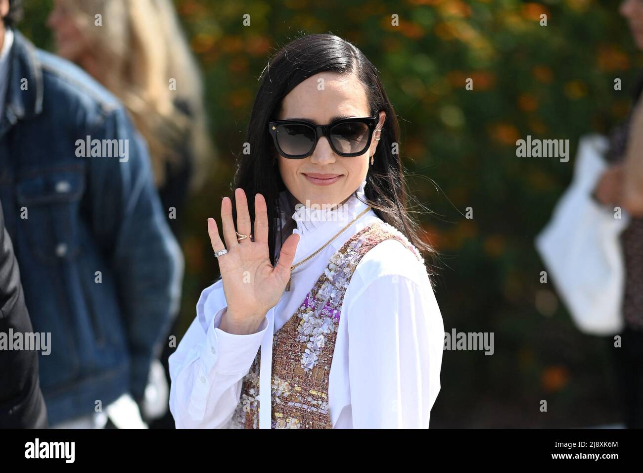 jennifer connelly sunglasses top gun 2