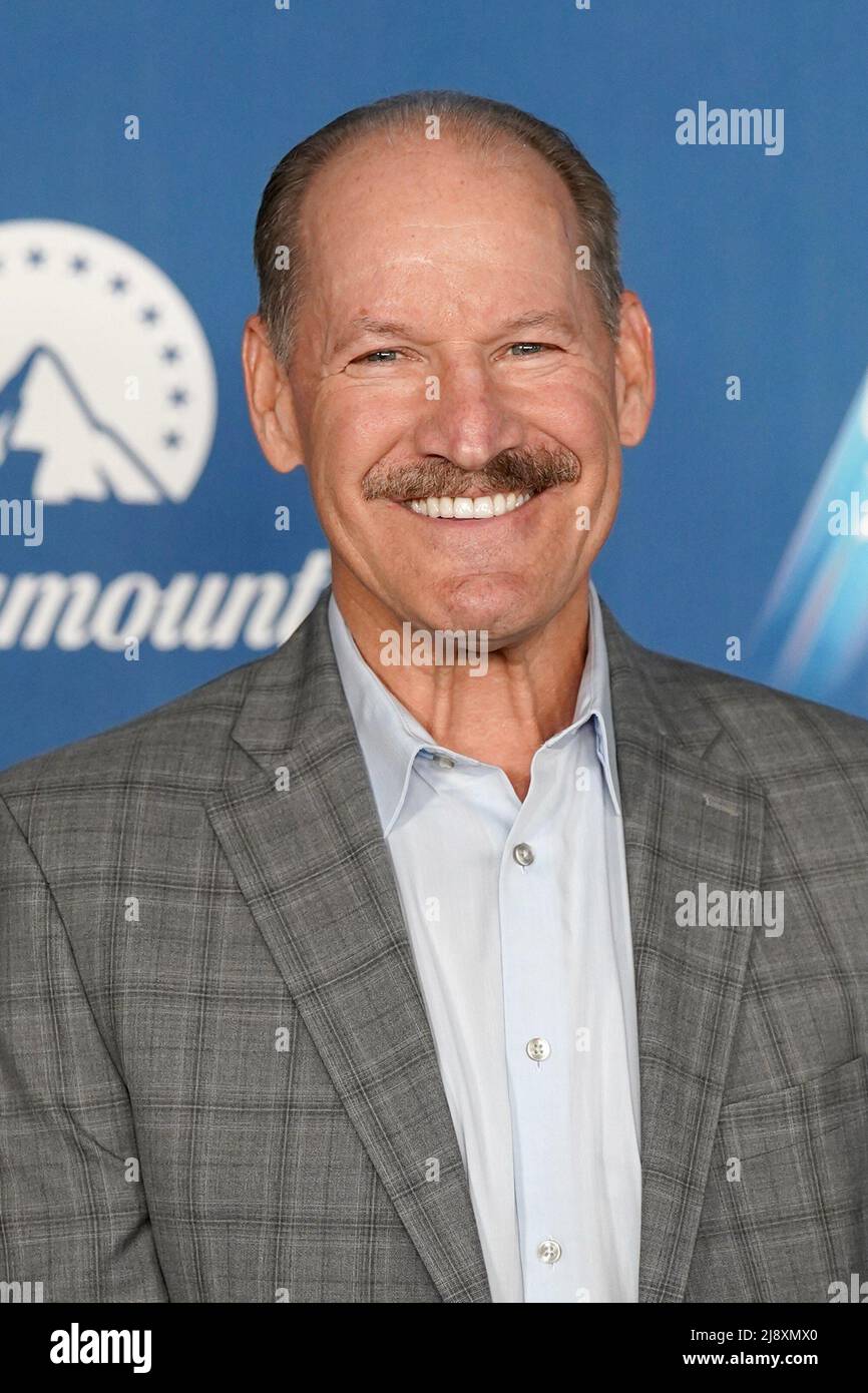 New York, NY, USA. 18th May, 2022. Boomer Esiason, Bill Cowher at arrivals  for Paramount Upfront 2022 Post Party - CBS BET Comedy Central MTV  Nickelodeon - Part 2, 666 Madison Ave