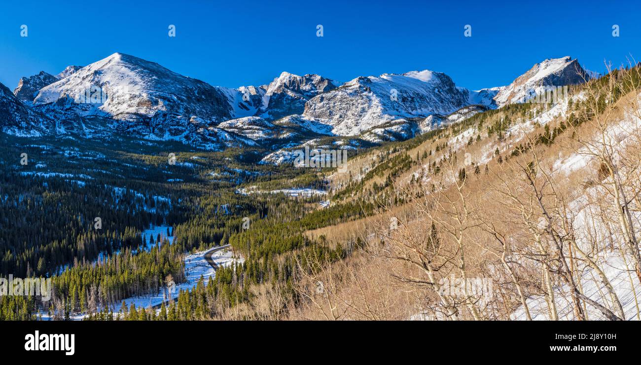 A bright blue clear sky over the Continental Divide seen from the Bierstadt Lake Trail in Rocky Mountain National Park, Colorado. Stock Photo