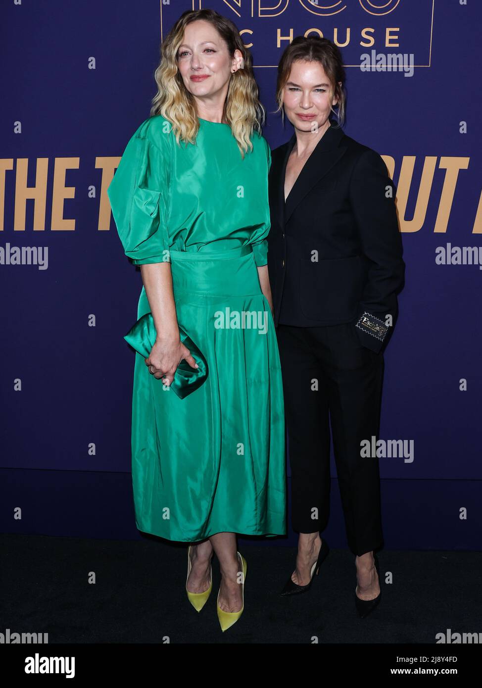 HOLLYWOOD, LOS ANGELES, CALIFORNIA, USA - MAY 18: American actresses Judy Greer and Renée Zellweger (Renee Zellweger) arrive at NBCUniversal's FYC Event For 'The Thing About Pam' held at the NBCU FYC House on May 18, 2022 in Hollywood, Los Angeles, California, United States. (Photo by Xavier Collin/Image Press Agency) Stock Photo