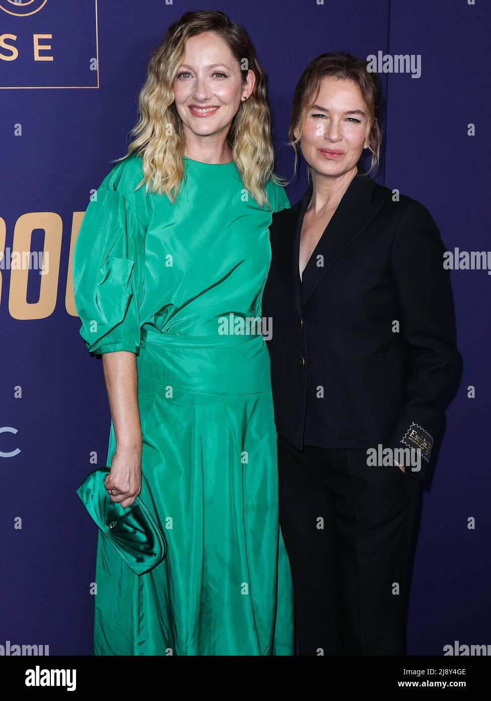 HOLLYWOOD, LOS ANGELES, CALIFORNIA, USA - MAY 18: American actresses Judy Greer and Renée Zellweger (Renee Zellweger) arrive at NBCUniversal's FYC Event For 'The Thing About Pam' held at the NBCU FYC House on May 18, 2022 in Hollywood, Los Angeles, California, United States. (Photo by Xavier Collin/Image Press Agency) Stock Photo