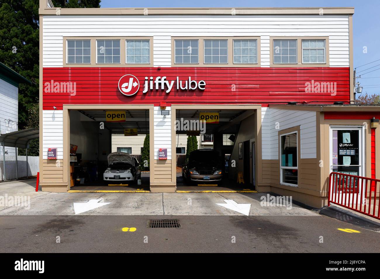 Jiffy lube oil hi-res stock photography and images - Alamy