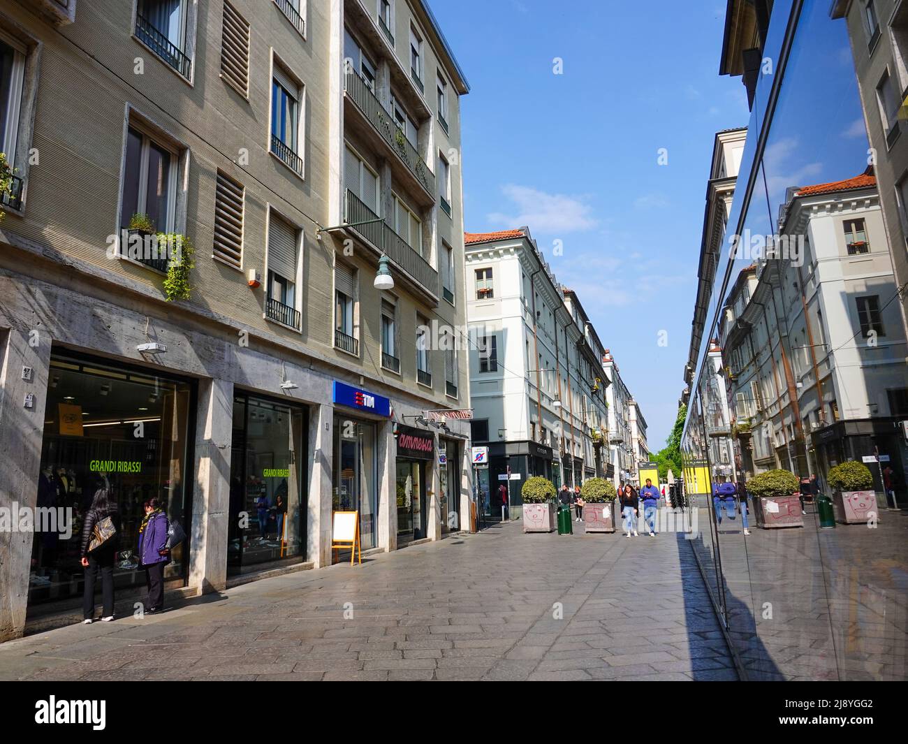 Shopping torino hi-res stock photography and images - Page 2 - Alamy