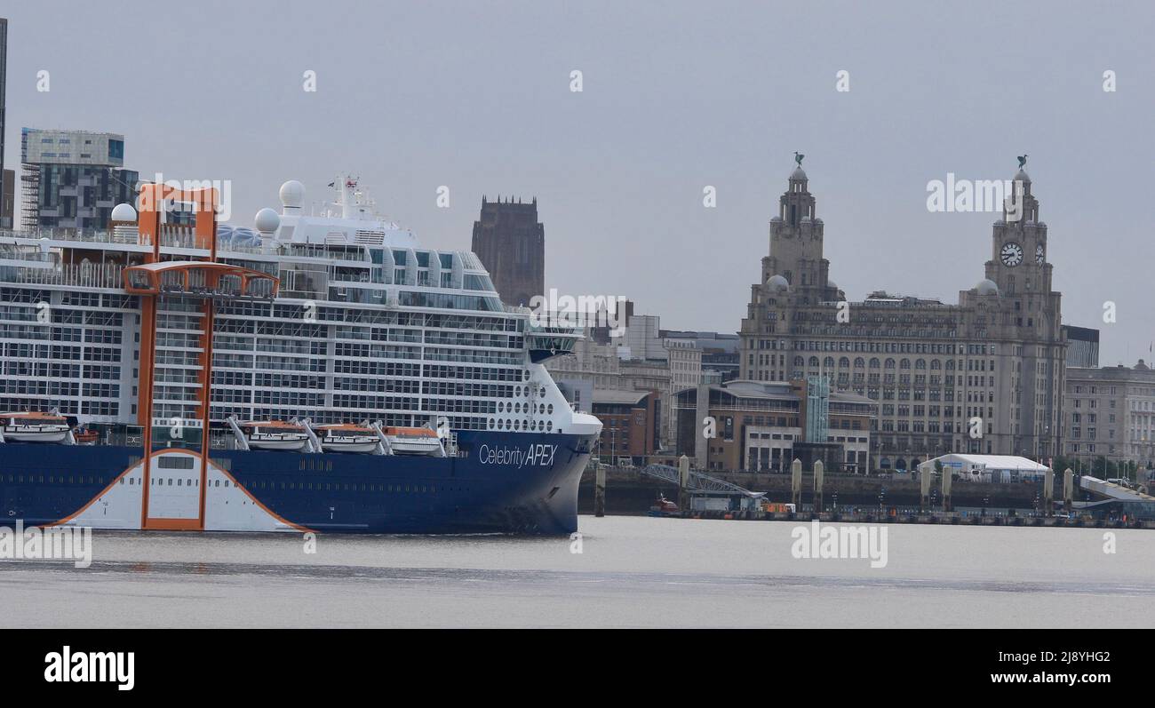Traffic on the Mersey Stock Photo
