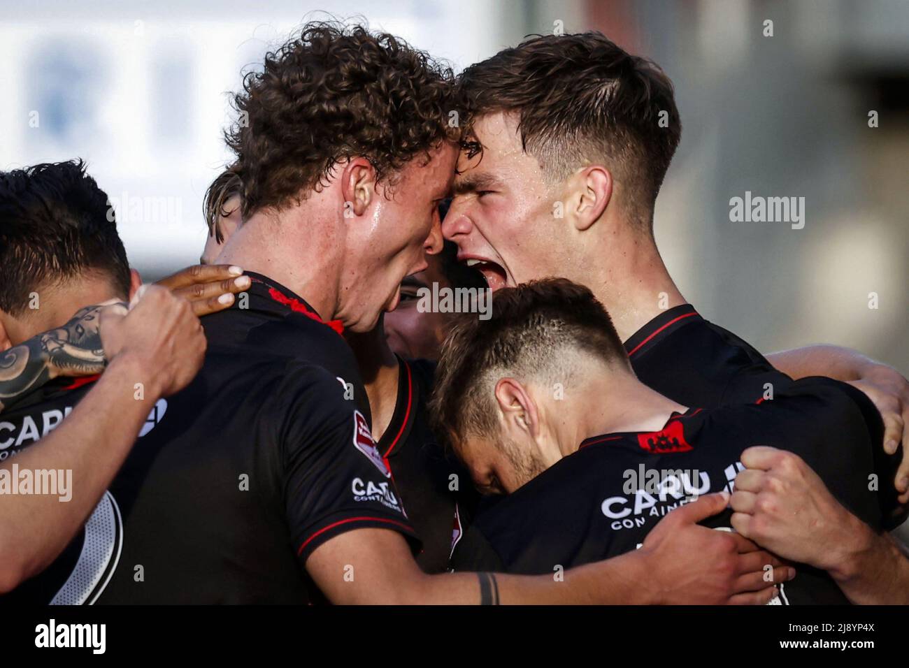 ROTTERDAM - (lr) Mats Wieffer or sbv Excelsior, Thijs Dallinga or sbv Excelsior celebrate the 2-0 during the Dutch play-offs promotion/relegation match between Excelsior and Heracles Almelo at the Van Donge & De Roo stadium on May 18, 2022 in Rotterdam , The Netherlands. ANP PIETER STAM DE YOUNG Stock Photo