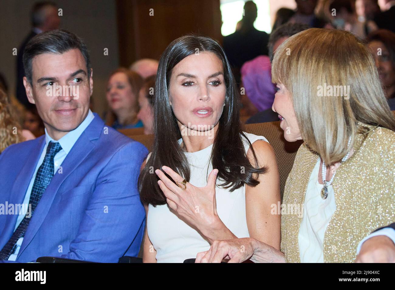 Madrid. Spain. 20220519,  Queen Letizia of Spain, Pedro Sanchez, Prime Minister, Maria Teresa Fernandez de la Vega attends  the International Conference ‘Women's Bridges. Proposals from the South for global change’ at UNED Humanities Building on May 19, 2022 in Madrid, Spain Credit: MPG/Alamy Live News Stock Photo