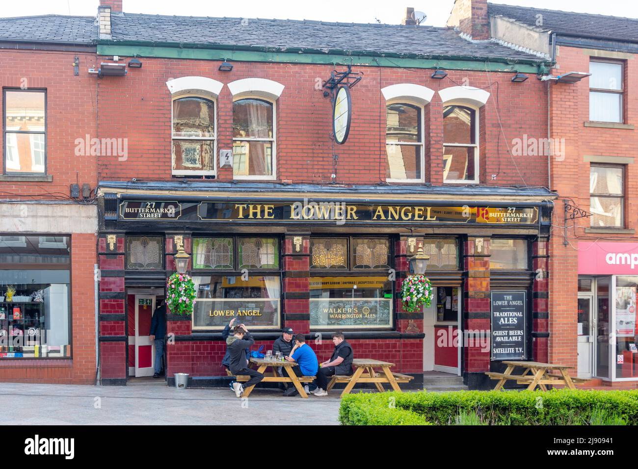 The Lower Angel Pub, Buttermarket Street, Warrington, Cheshire, England, United Kingdom Stock Photo