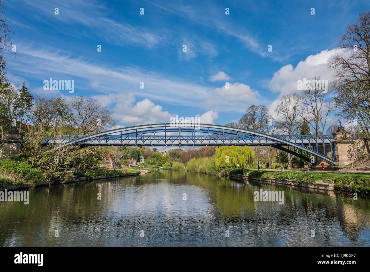 Colourful riverscape landscapes with the Kingsland toll bridge on the Loop of the River Seven in Shrewsbury Stock Photo