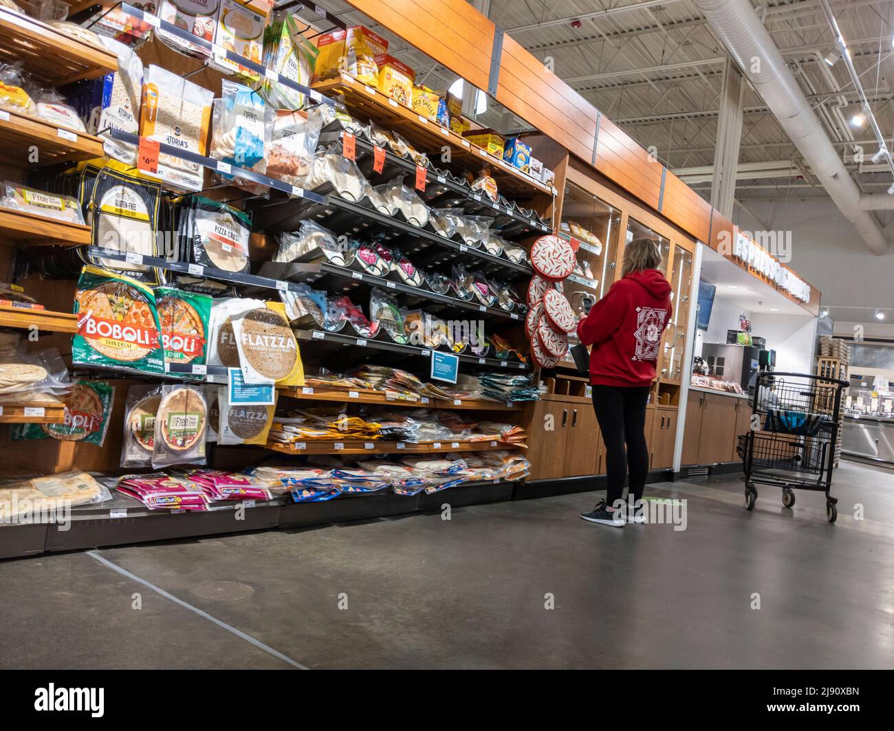 Mill Creek WA USA Circa April 2022 View Of A Woman Shopping In The   Mill Creek Wa Usa Circa April 2022 View Of A Woman Shopping In The Bakery Department Of A Town And Country Grocery Store 2J90XBN 