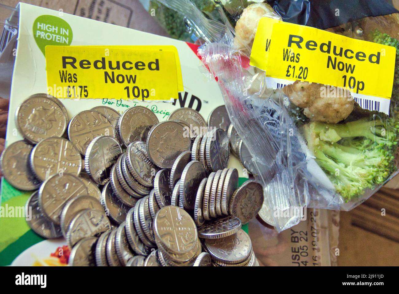 Glasgow, Scotland, UK 19th May, 2022. Conceptual representation of topical story.   Rising food poverty due to  state of personal finances. Credit Gerard Ferry/Alamy Live News Stock Photo