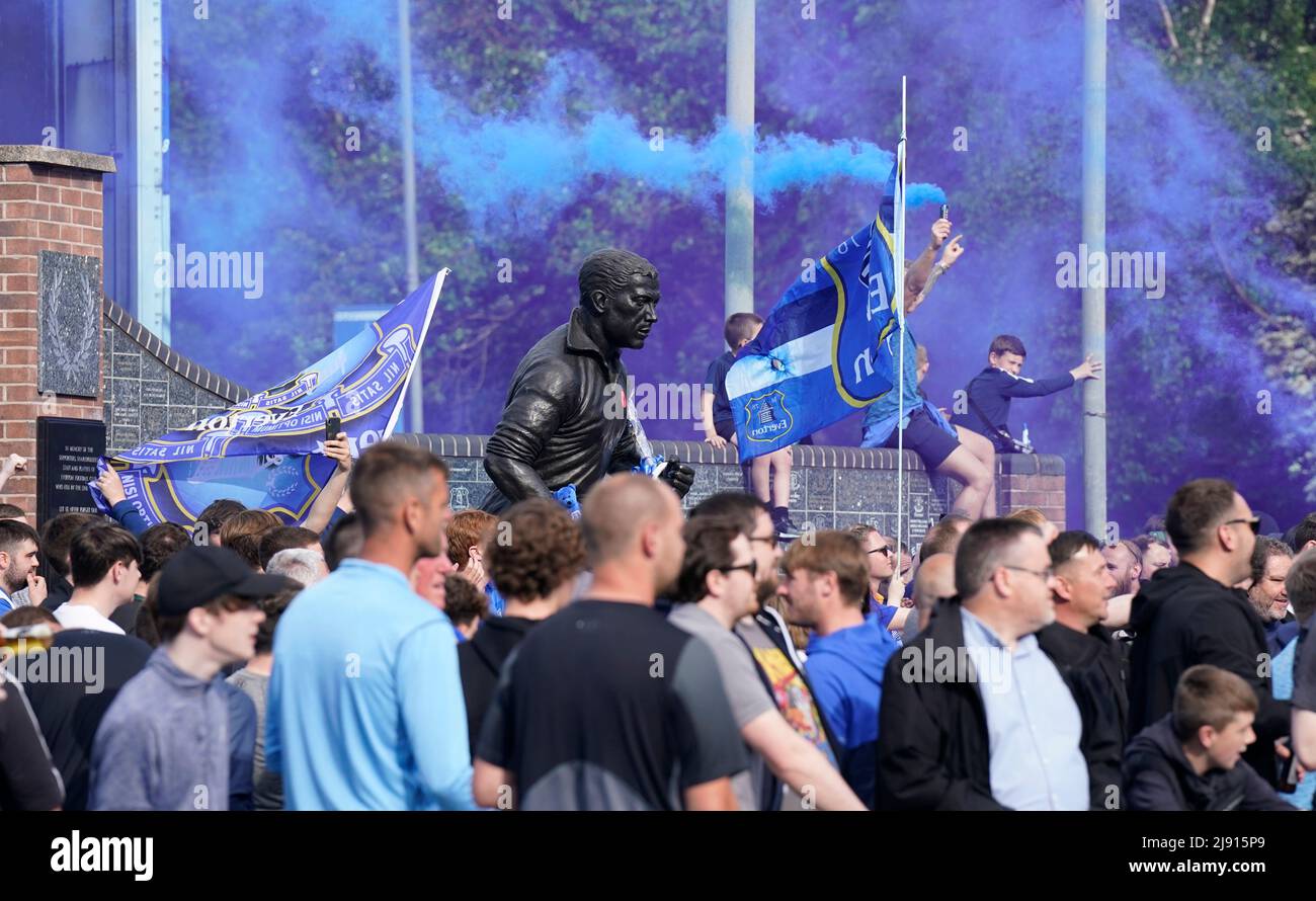 Liverpool, England, 19th May 2022.   Everton fans wait for the arrival of the team coach before the Premier League match at Goodison Park, Liverpool. Picture credit should read: Andrew Yates / Sportimage Stock Photo