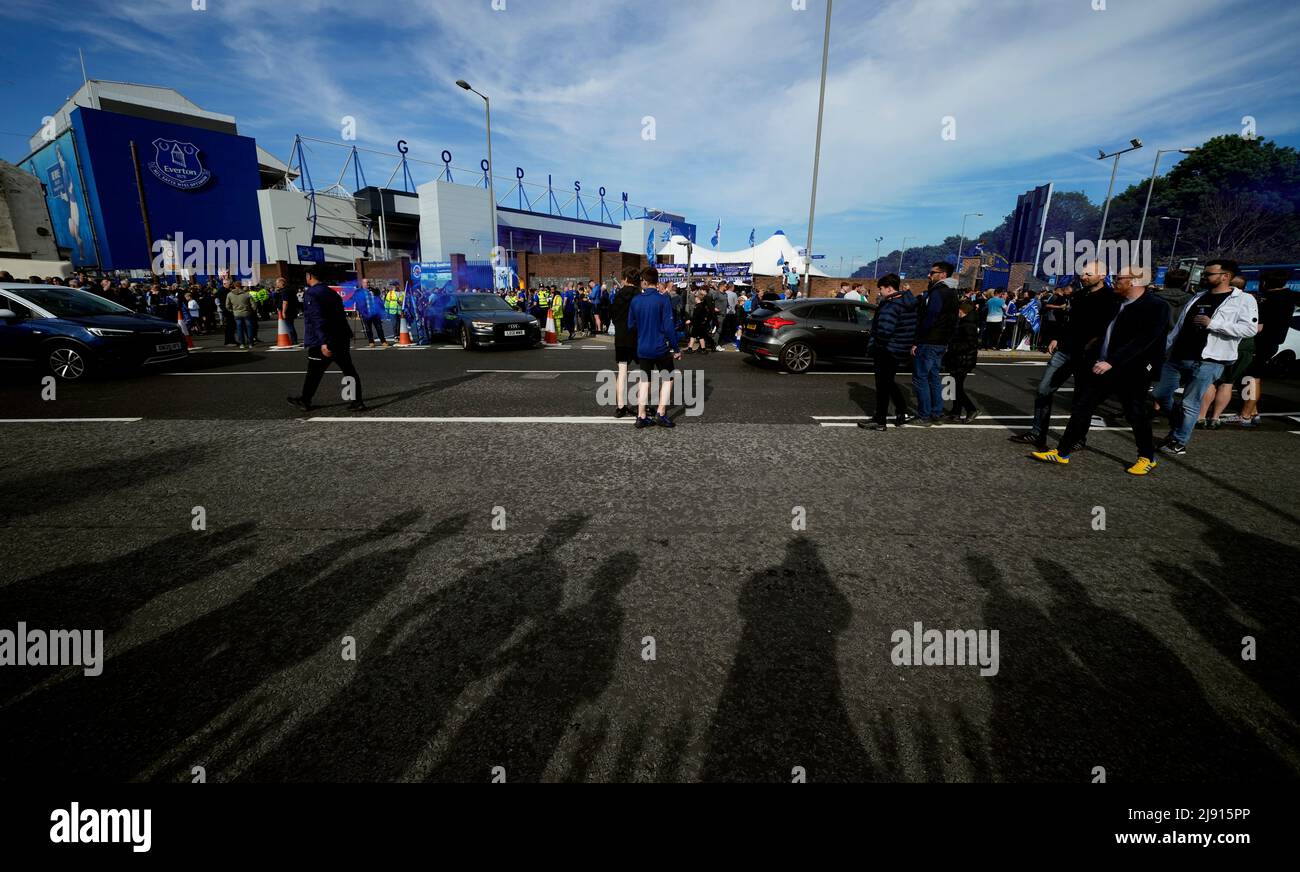 Liverpool, England, 19th May 2022.   Everton fans wait for the arrival of the team coach before the Premier League match at Goodison Park, Liverpool. Picture credit should read: Andrew Yates / Sportimage Stock Photo