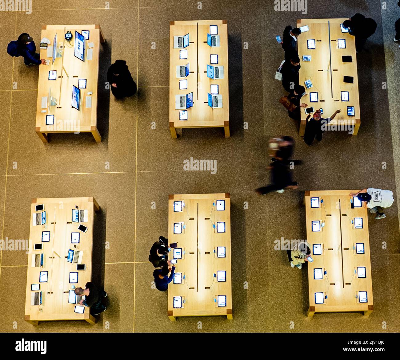 Overhead view of computer terminals in grand central terminal hi-res ...
