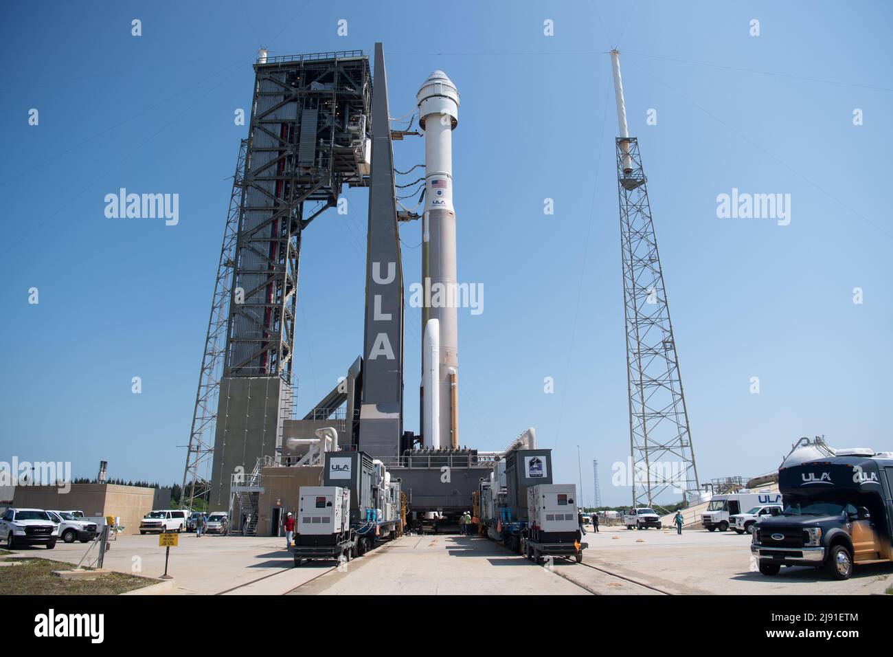 Cape Canaveral, United States of America. 18 May, 2022. The United Launch Alliance Atlas V rocket carrying the Boeing CST-100 Starliner spacecraft aboard after rolling out from the Vertical Integration Facility at Space Launch Complex 41 in preparation for launch, May 18, 2022 in Cape Canaveral, Florida. The Orbital Flight Test-2 will be second un-crewed flight test and will dock to the International Space Station and is expected to lift off May 19th. Credit: Joel Kowsky/NASA/Alamy Live News Stock Photo
