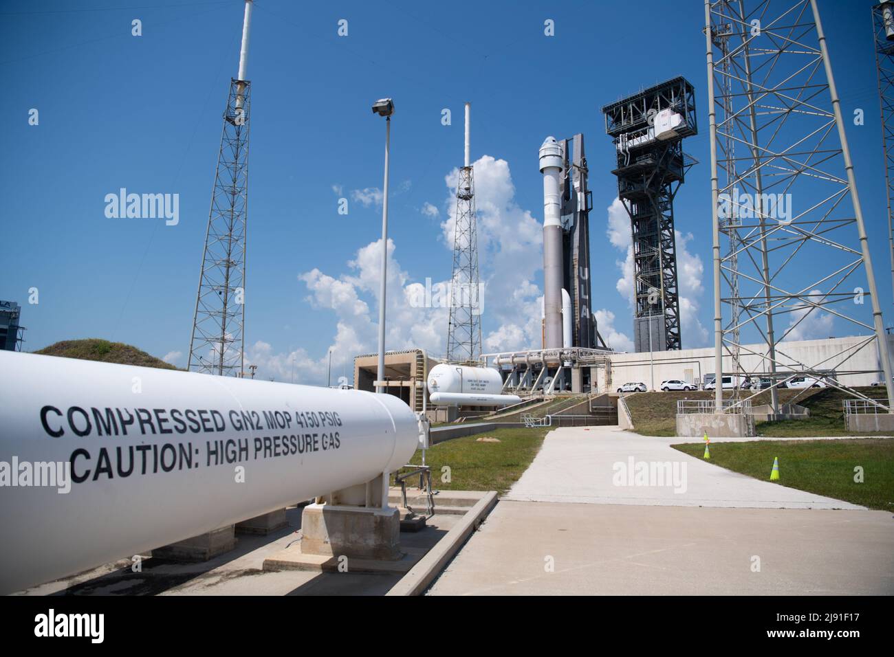 Cape Canaveral, United States of America. 18 May, 2022. The United Launch Alliance Atlas V rocket carrying the Boeing CST-100 Starliner spacecraft aboard after rolling out from the Vertical Integration Facility at Space Launch Complex 41 in preparation for launch, May 18, 2022 in Cape Canaveral, Florida. The Orbital Flight Test-2 will be second un-crewed flight test and will dock to the International Space Station and is expected to lift off May 19th. Credit: Joel Kowsky/NASA/Alamy Live News Stock Photo