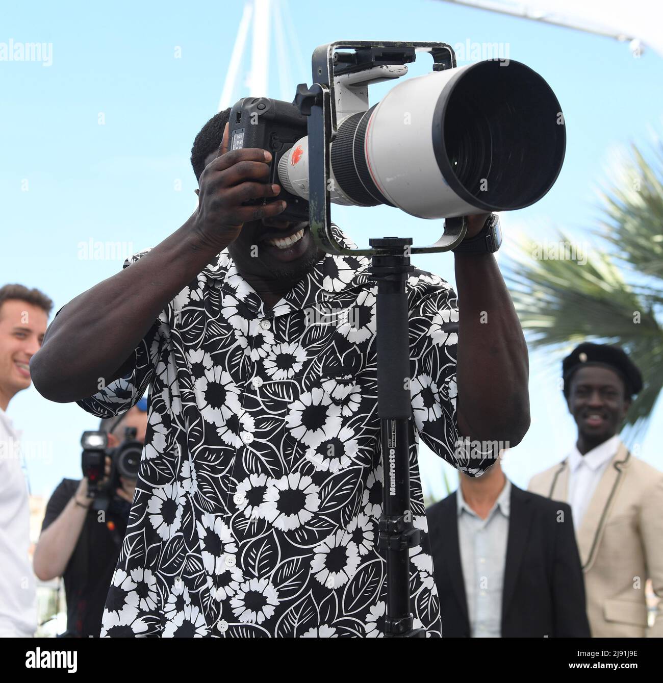 Cannes, France. 19th May, 2022. French actor Omar Sy attends the photo call for Father and